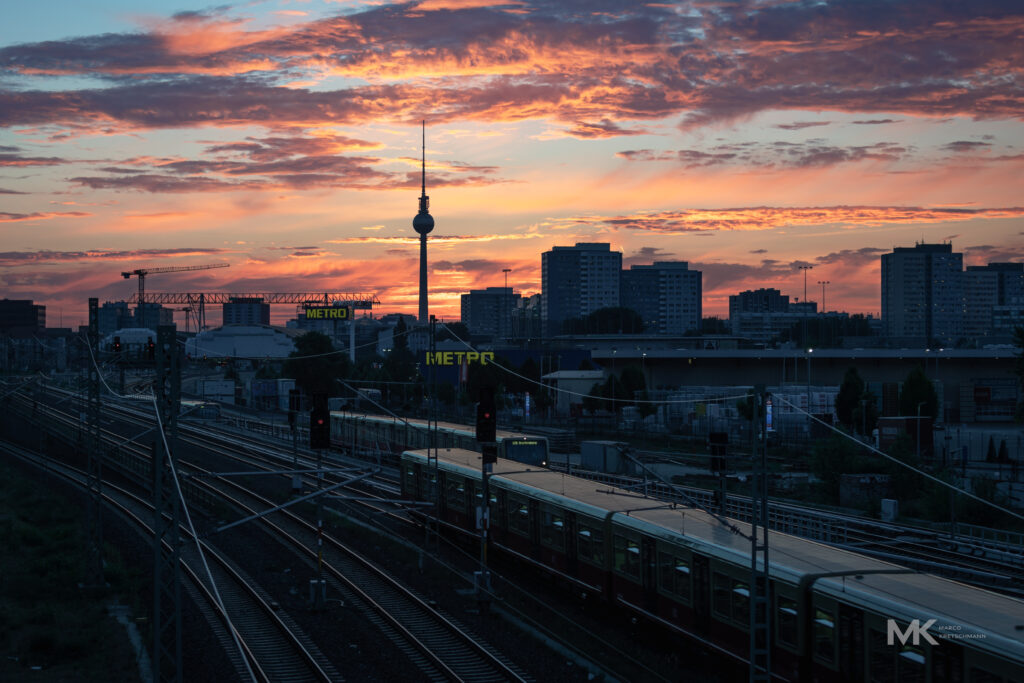 Fernsehturm Berlin von der Oberbaumbrücke aus
